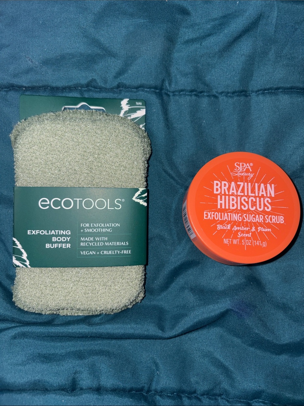 ecotools Exfoliating Body Buffer in Light Sage & Spa Luxury Brazilian Hibiscus